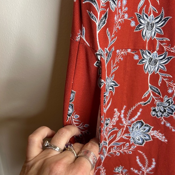 J. Jill Rust Red Blue Floral Dress Womens M Lightweight Pockets Casual Travel - Picture 4 of 8